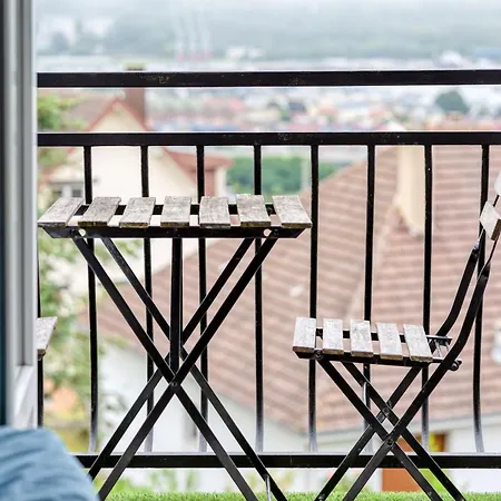 Leon 11 Avec Balcon Et Vue